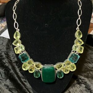 Statement, necklace and bracelet handmade in India OS color green